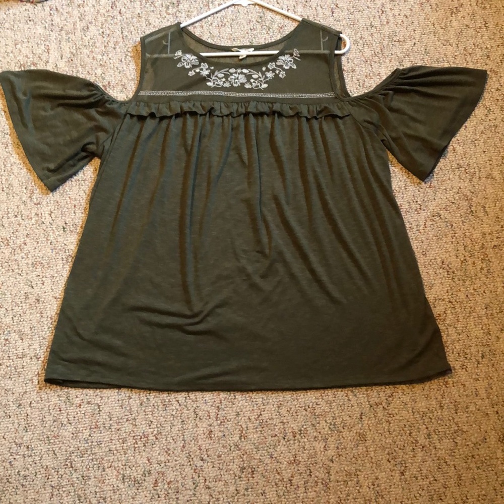 Green off the shoulder flow-y top!